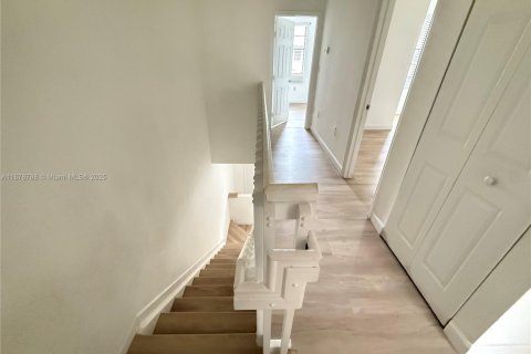 Снять в аренду таунхаус в Хомстед, Флорида 3 спальни, 140.65м2, № 1927663 - фото 15