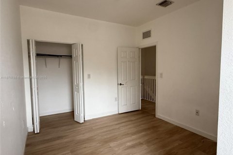 Снять в аренду таунхаус в Хомстед, Флорида 3 спальни, 140.65м2, № 1927663 - фото 17