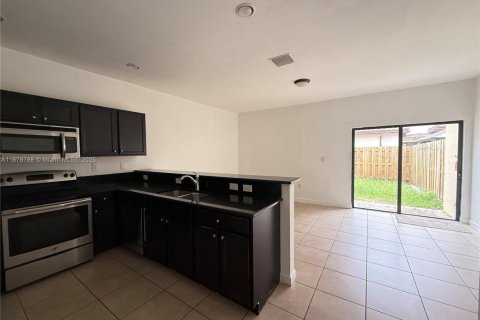 Снять в аренду таунхаус в Хомстед, Флорида 3 спальни, 140.65м2, № 1927663 - фото 21