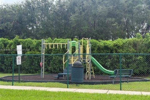 Снять в аренду таунхаус в Хомстед, Флорида 3 спальни, 140.65м2, № 1927663 - фото 24