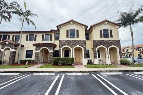 Снять в аренду таунхаус в Хомстед, Флорида 3 спальни, 140.65м2, № 1927663 - фото 23