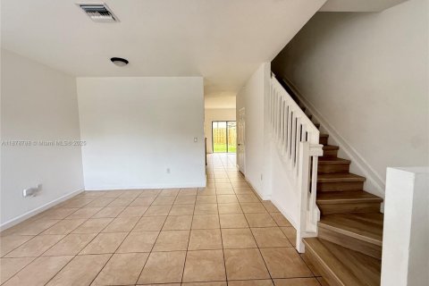 Снять в аренду таунхаус в Хомстед, Флорида 3 спальни, 140.65м2, № 1927663 - фото 22