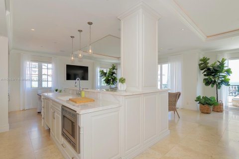 Copropriété à louer à Fisher Island, Floride: 3 chambres № 2077314 - photo 7