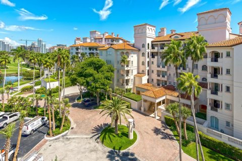 Copropriété à louer à Fisher Island, Floride: 3 chambres № 2077314 - photo 21