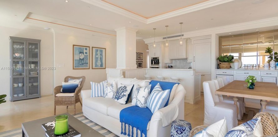 Condo à Fisher Island, Floride, 3 chambres  № 2077314