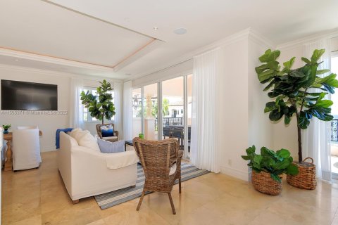 Copropriété à louer à Fisher Island, Floride: 3 chambres № 2077314 - photo 2