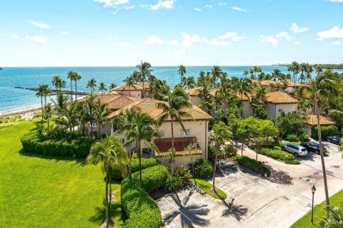 Copropriété à louer à Fisher Island, Floride: 3 chambres № 2077314 - photo 16