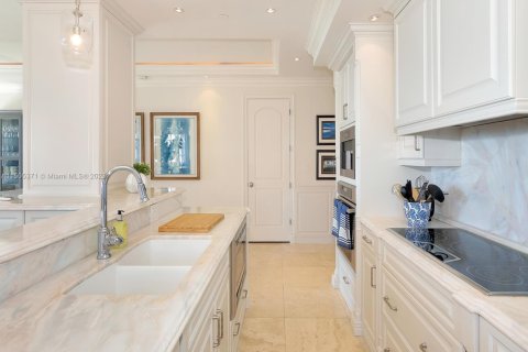 Copropriété à louer à Fisher Island, Floride: 3 chambres № 2077314 - photo 25