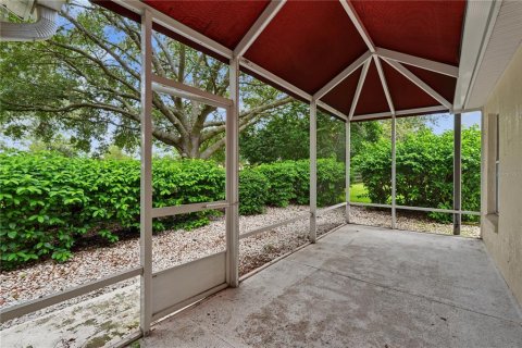 House in The Villages, Florida 3 bedrooms, 224.17 sq.m. № 2310235 - photo 29