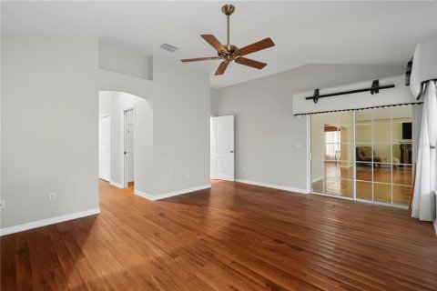House in The Villages, Florida 3 bedrooms, 224.17 sq.m. № 2310235 - photo 14