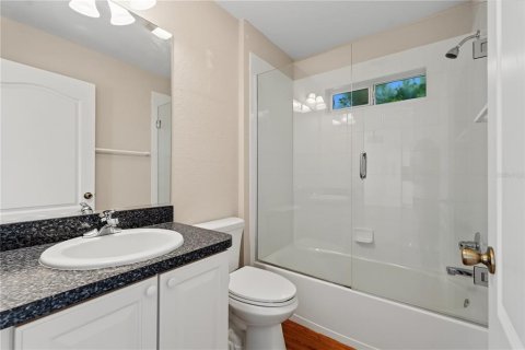 House in The Villages, Florida 3 bedrooms, 224.17 sq.m. № 2310235 - photo 23