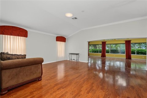 House in The Villages, Florida 3 bedrooms, 224.17 sq.m. № 2310235 - photo 7