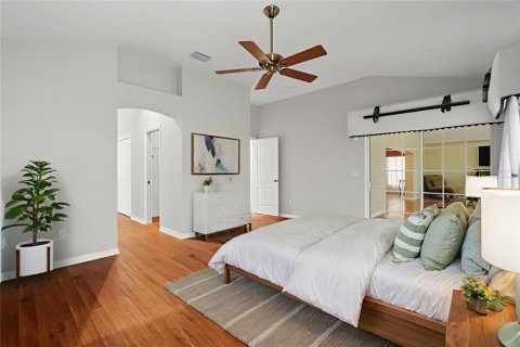 House in The Villages, Florida 3 bedrooms, 224.17 sq.m. № 2310235 - photo 13