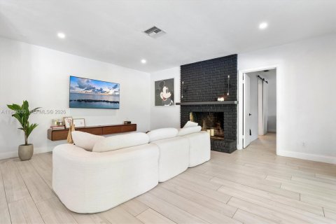 Villa ou maison à vendre à Miami Shores, Floride: 3 chambres, 222.97 m2 № 2004544 - photo 26