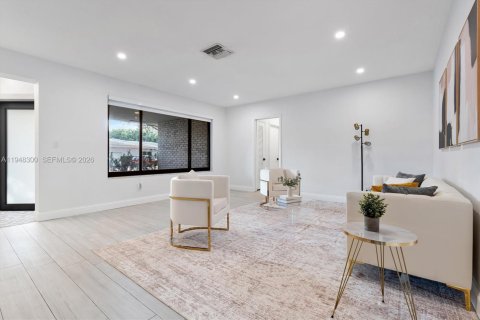 Villa ou maison à vendre à Miami Shores, Floride: 3 chambres, 222.97 m2 № 2004544 - photo 21