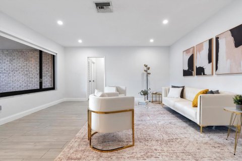 Villa ou maison à vendre à Miami Shores, Floride: 3 chambres, 222.97 m2 № 2004544 - photo 22