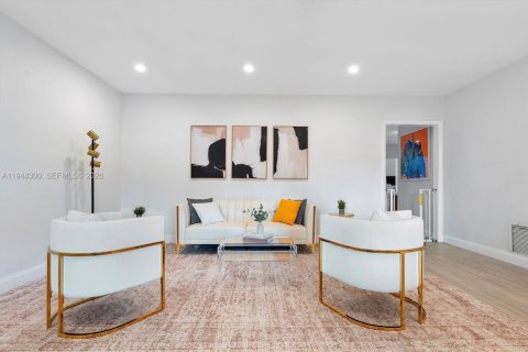 Villa ou maison à vendre à Miami Shores, Floride: 3 chambres, 222.97 m2 № 2004544 - photo 23