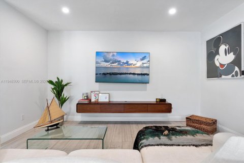 Villa ou maison à vendre à Miami Shores, Floride: 3 chambres, 222.97 m2 № 2004544 - photo 30