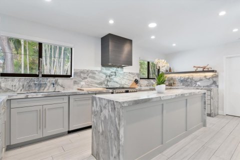 Villa ou maison à vendre à Miami Shores, Floride: 3 chambres, 222.97 m2 № 2004544 - photo 15