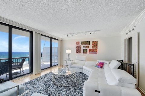 Condo in Palm Beach, Florida, 2 bedrooms  № 1152035 - photo 1