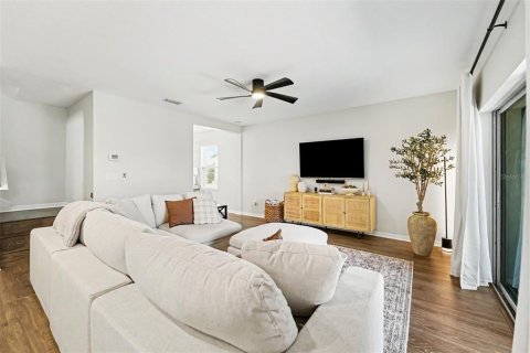 Casa en venta en Wesley Chapel, Florida, 4 dormitorios, 209.4 m2 № 2229233 - foto 8
