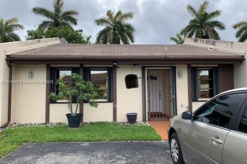 Casa en venta en Miami, Florida, 2 dormitorios, 95.5 m2 № 1779952 - foto 4