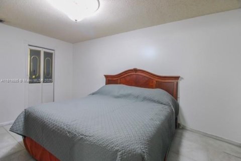 Casa en venta en Miami, Florida, 2 dormitorios, 95.5 m2 № 1779952 - foto 13