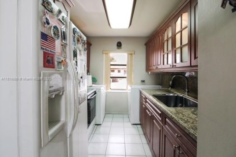 Casa en venta en Miami, Florida, 2 dormitorios, 95.5 m2 № 1779952 - foto 8