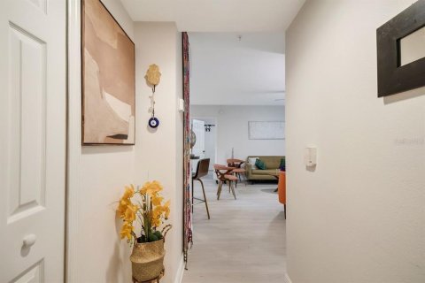 Copropriété à vendre à Orlando, Floride: 2 chambres, 94.11 m2 № 2150041 - photo 4