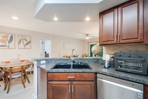Copropriété à vendre à Orlando, Floride: 2 chambres, 94.11 m2 № 2150041 - photo 11