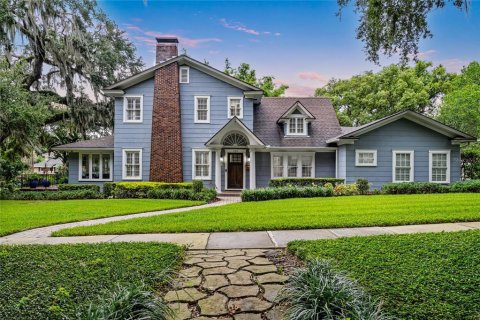 House in Orlando, Florida 5 bedrooms, 282.98 sq.m. № 1894586 - photo 1