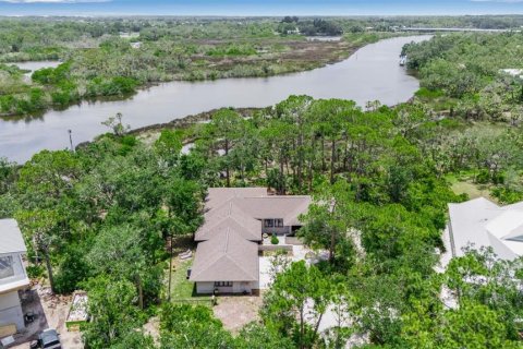 House in Bradenton, Florida 3 bedrooms, 269.88 sq.m. № 1780298 - photo 1