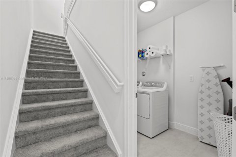 Casa en venta en Loxahatchee Groves, Florida, 5 dormitorios, 255.48 m2 № 1745873 - foto 24