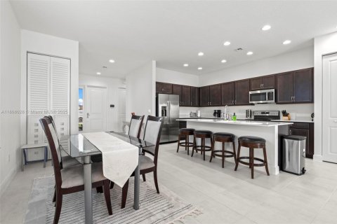 Casa en venta en Loxahatchee Groves, Florida, 5 dormitorios, 255.48 m2 № 1745873 - foto 10
