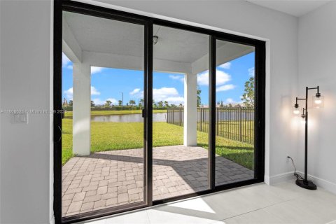 Casa en venta en Loxahatchee Groves, Florida, 5 dormitorios, 255.48 m2 № 1745873 - foto 14