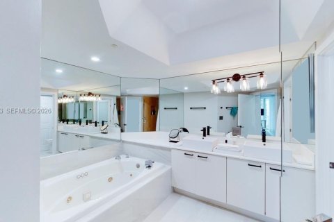 Copropriété à louer à Aventura, Floride: 3 chambres, 146.79 m2 № 2085266 - photo 9