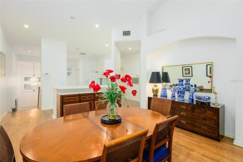 Condo in Lakeland, Florida, 2 bedrooms № 2231257 - photo 3