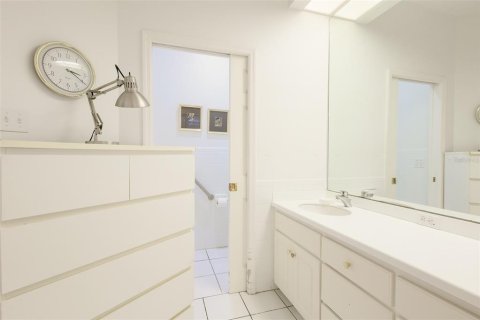 Condo in Lakeland, Florida, 2 bedrooms № 2231257 - photo 24