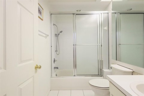 Condo in Lakeland, Florida, 2 bedrooms № 2231257 - photo 28