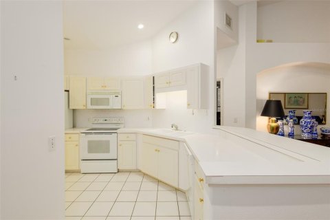 Condo in Lakeland, Florida, 2 bedrooms № 2231257 - photo 15
