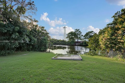 Casa en venta en Fort Lauderdale, Florida, 3 dormitorios, 146.88 m2 № 1999868 - foto 13