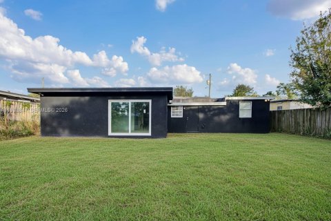Casa en venta en Fort Lauderdale, Florida, 3 dormitorios, 146.88 m2 № 1999868 - foto 14