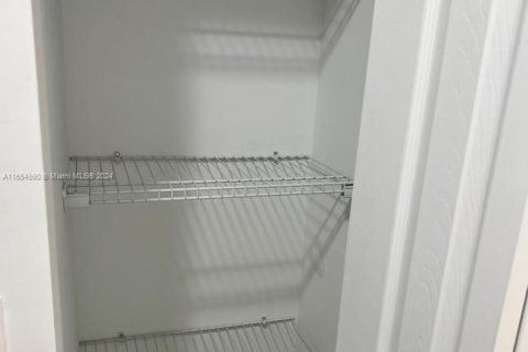 Appartement à louer à Hialeah, Floride: 1 chambre, 58.53 m2 № 1981372 - photo 8