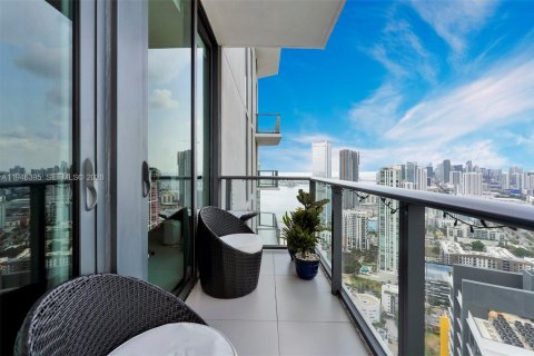 Condominio en venta en Miami, Florida, 1 dormitorio, 77.39 m2 № 2002470 - foto 24