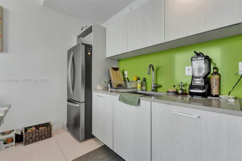 Condominio en venta en Miami, Florida, 1 dormitorio, 77.39 m2 № 2002470 - foto 12
