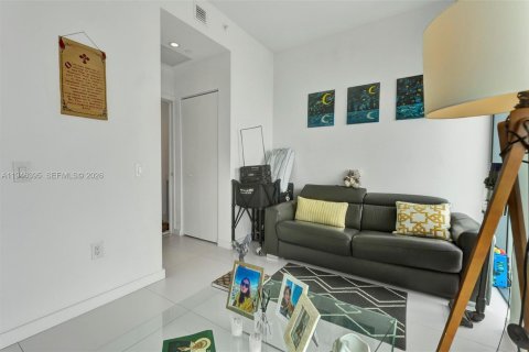 Condominio en venta en Miami, Florida, 1 dormitorio, 77.39 m2 № 2002470 - foto 8