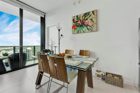 Condominio en venta en Miami, Florida, 1 dormitorio, 77.39 m2 № 2002470 - foto 3
