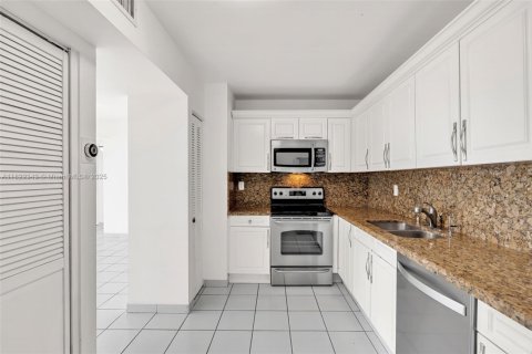 Купить кондоминиум в Серфсайд, Флорида 2 спальни, 118.64м2, № 1940157 - фото 8