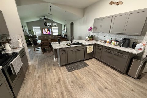 Villa ou maison à louer à Groveland, Floride: 4 chambres, 173.36 m2 № 1812630 - photo 6