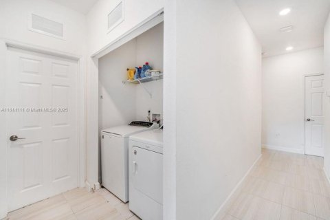 Купить виллу или дом в Майами, Флорида 5 спален, 294.5м2, № 1839207 - фото 14